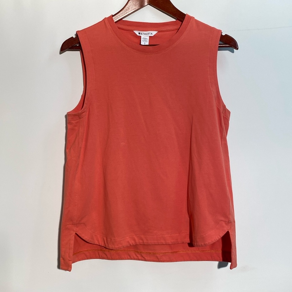 Athleta - sleeveless yoga top. Size S
